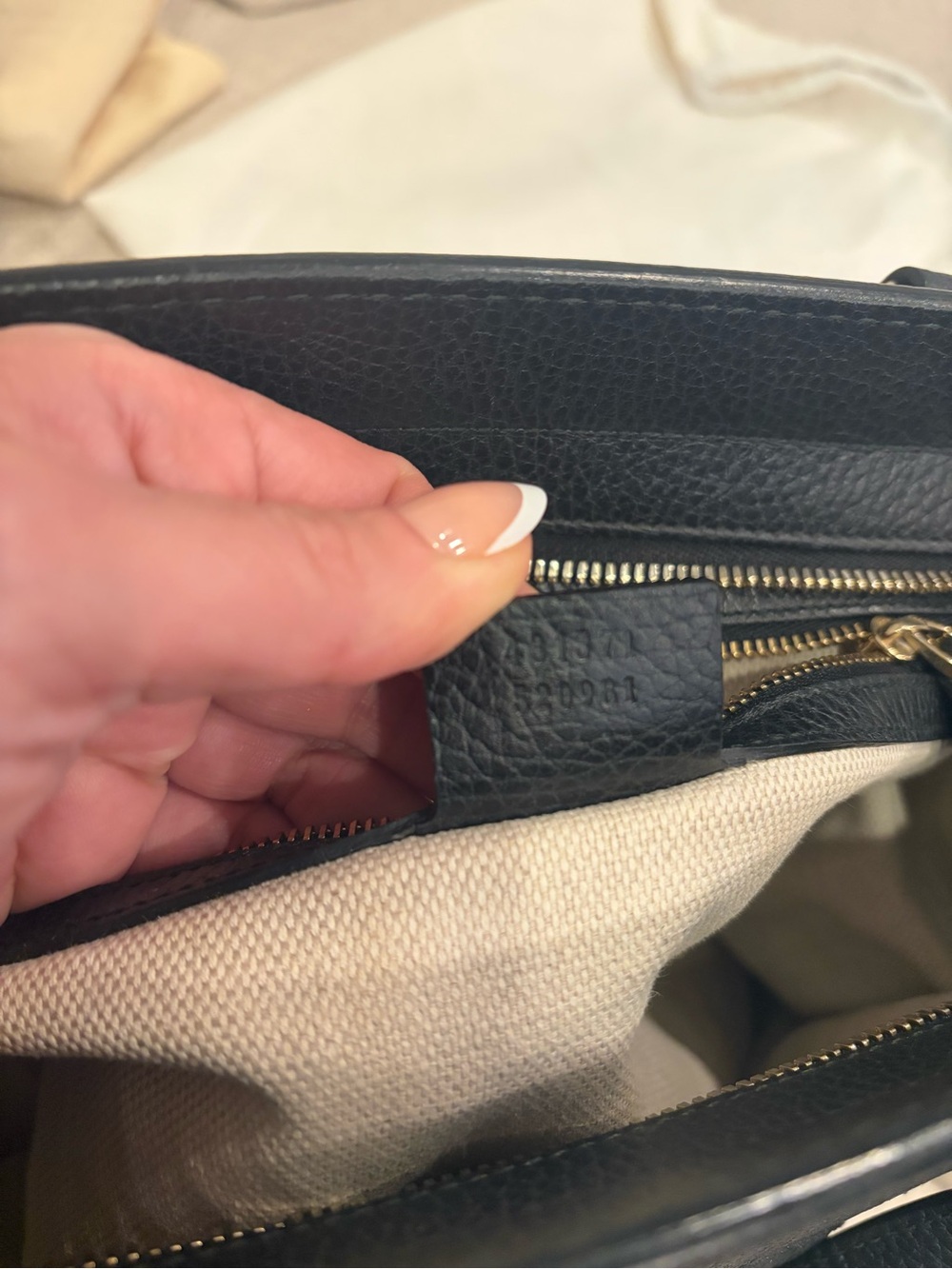Gucci Black Pebbled Leather Satchel with Embossed GG - Picture 4 of 6